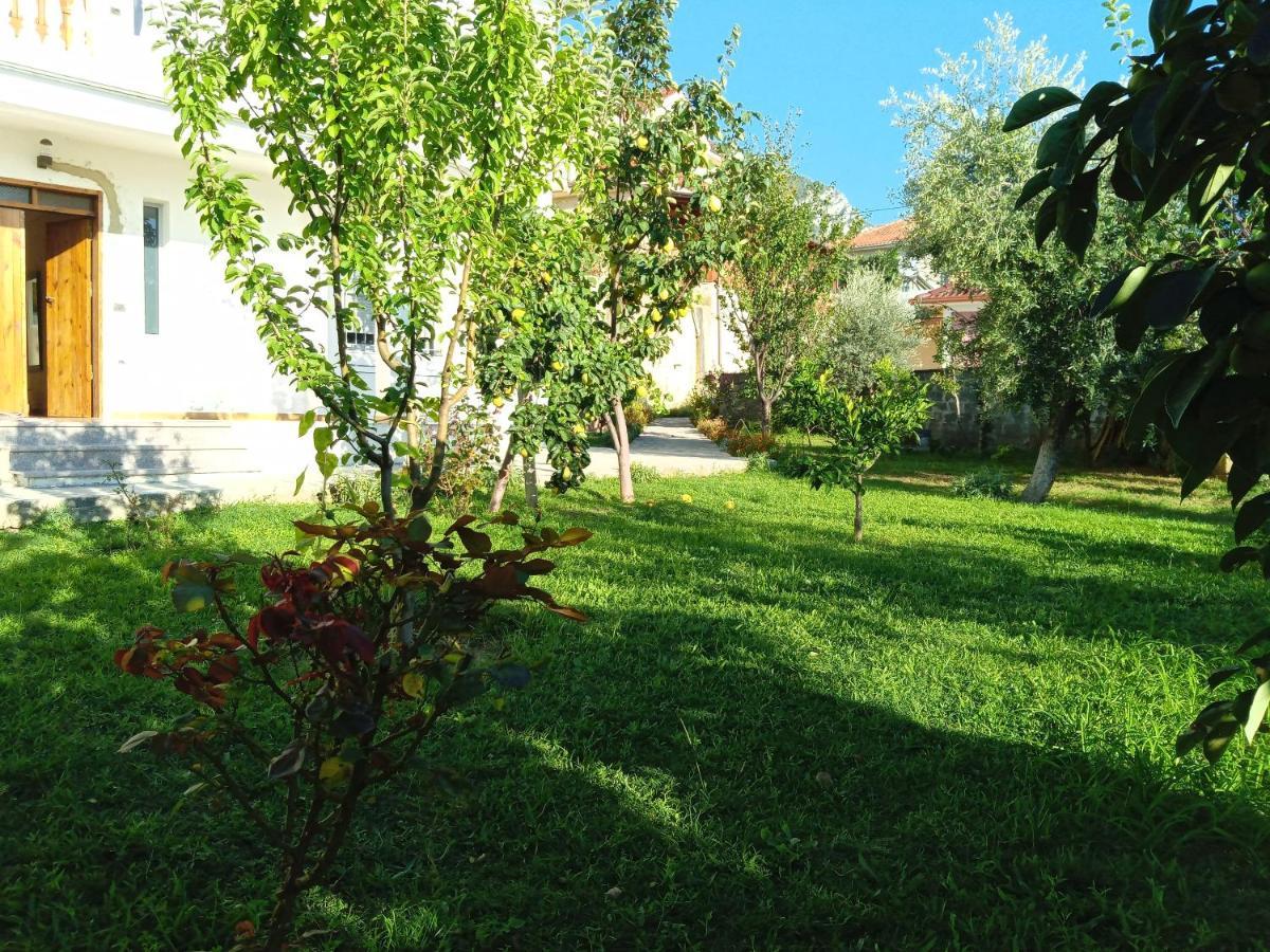 Meti Guest House Krujë Exterior foto