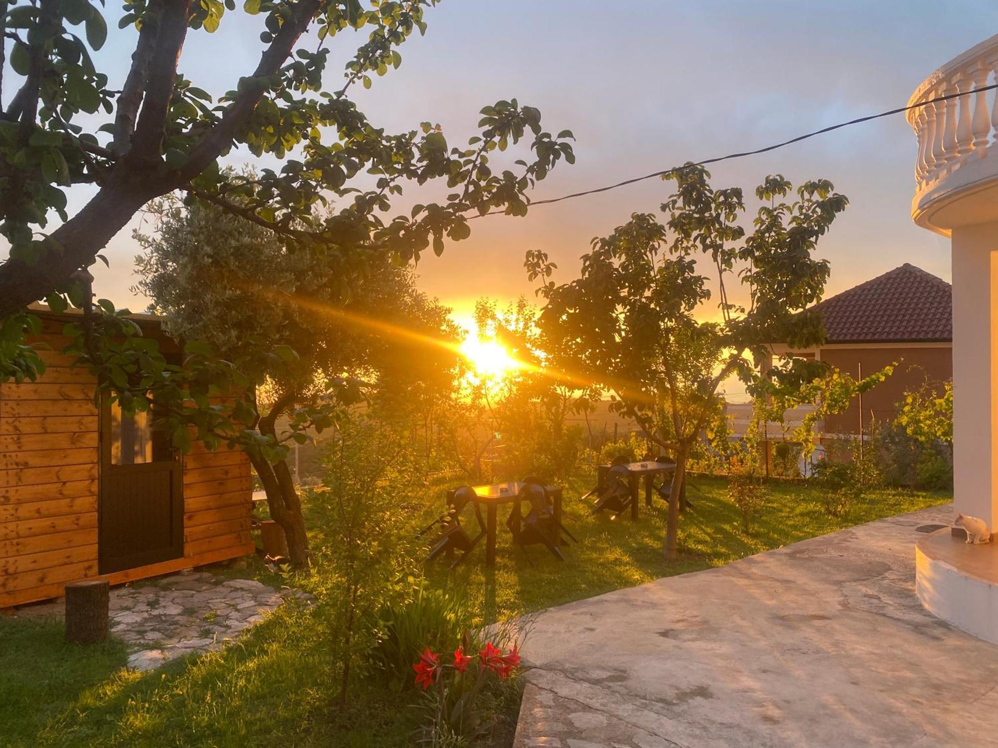 Meti Guest House Krujë Exterior foto