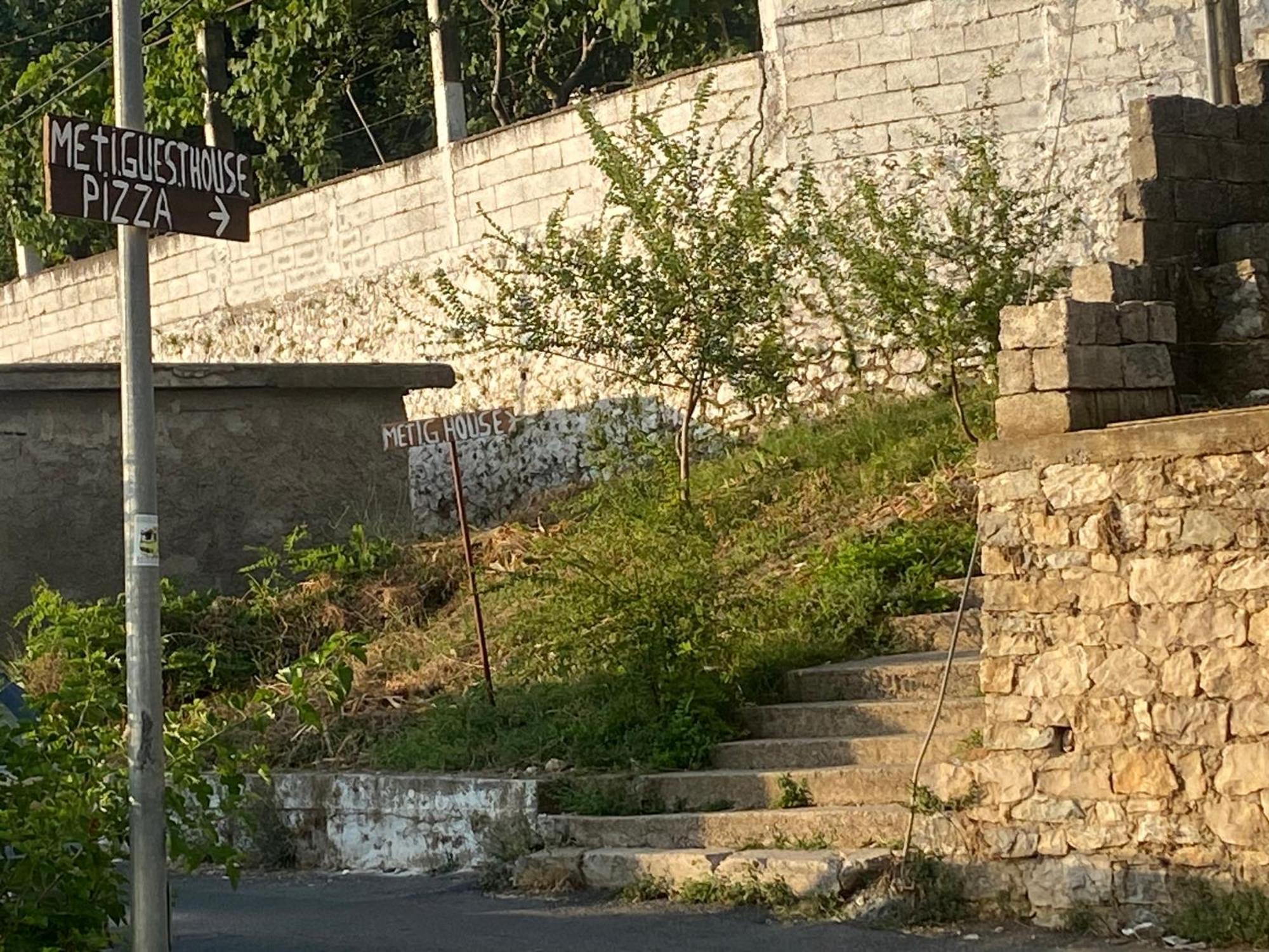 Meti Guest House Krujë Exterior foto